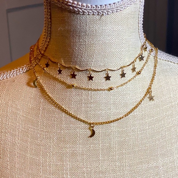 New🚨Multi layered Necklace - Picture 2 of 3